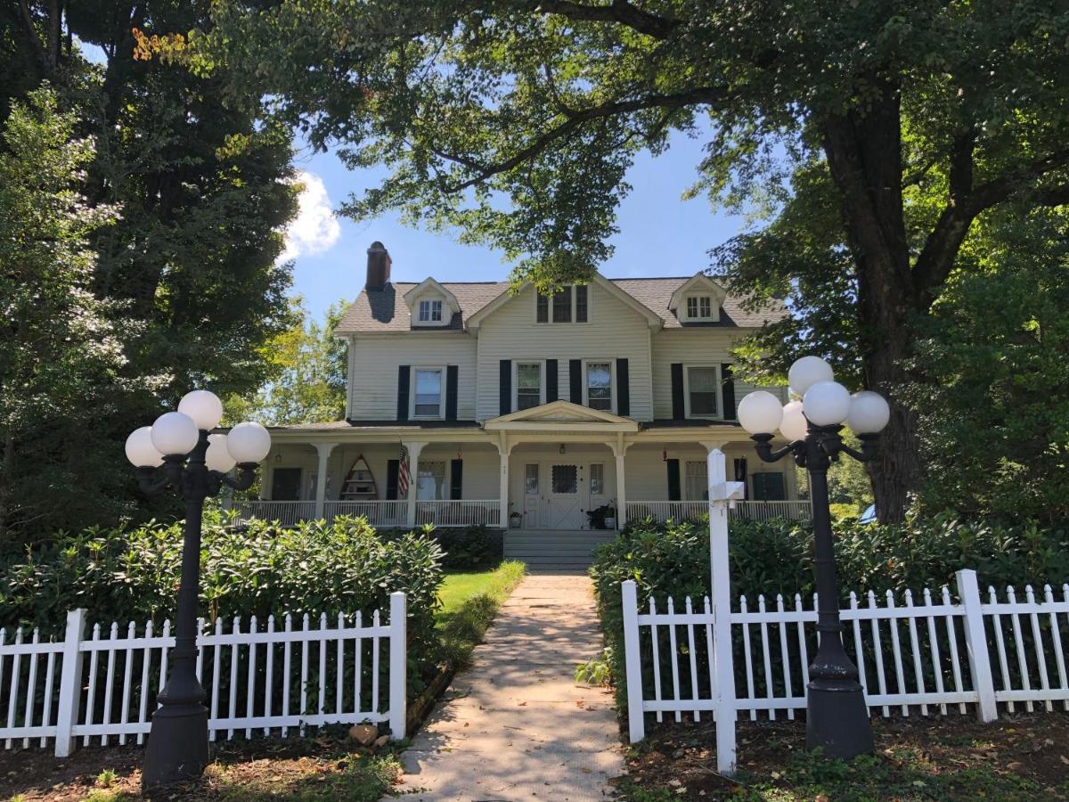 Love Lane Bed & Breakfast Bed and Breakfast Waynesville Εξωτερικό φωτογραφία